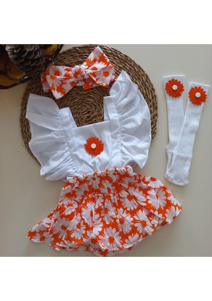Kız Bebek Beyaz Turuncu Çiçek Desenli Fırfırlı Salopet Bandana Beyaz Çorap Takım