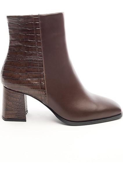 Klasik Deri Topuklu Kadın Bot