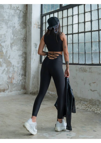 Siyah Beli Dekolte Tasarımlı Spor Tayt