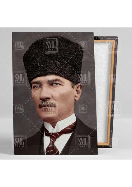 Mustafa Kemal Atatürk Kaplaklı Şapkalı Suit Karizmatik Lider Dikey Kanvas Tablo