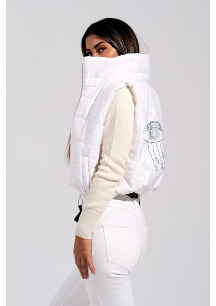 Beyaz Sırtı Taş Işlemeli Dik Yaka Kısa Şişme Yelek