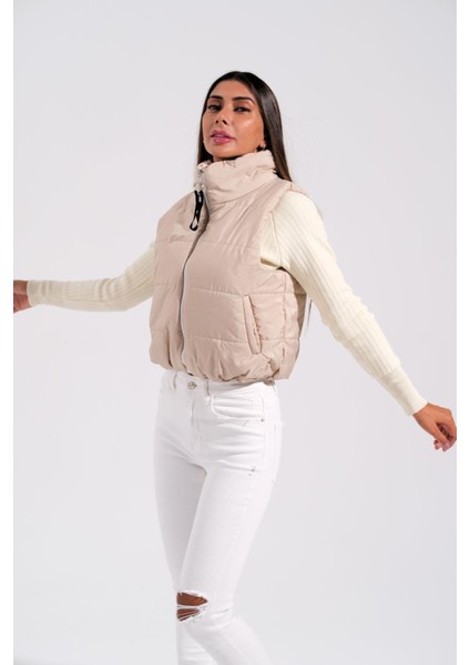 Bej Sırtı Taş Işlemeli Dik Yaka Kısa Şişme Yelek fiyatları