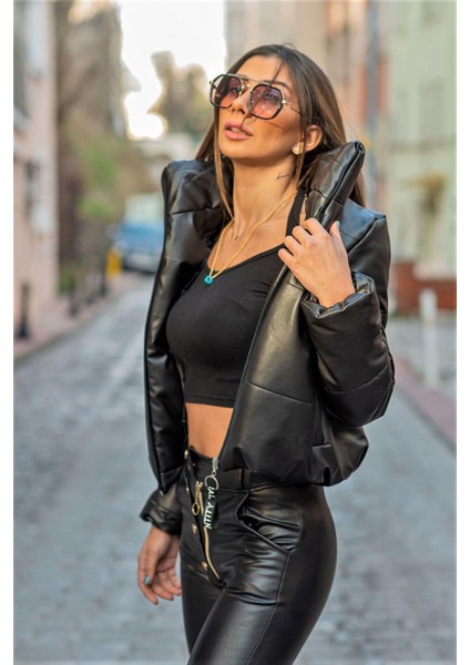 Siyah Dik Yaka Kısa Deri Şişme Mont modelleri