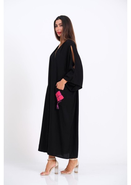 Siyah V Yaka Omuzu Pencereli Cepleri ve Sırtı Aplike Nakışlı Püsküllü Oversize Uzun Gömlek Elbise indirimleri