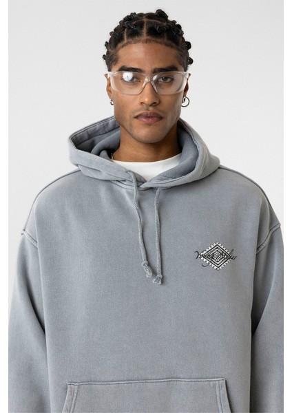 Yıkamalı Sırt Baskılı Oversıze Sweatshırt Açık Gri indirimleri