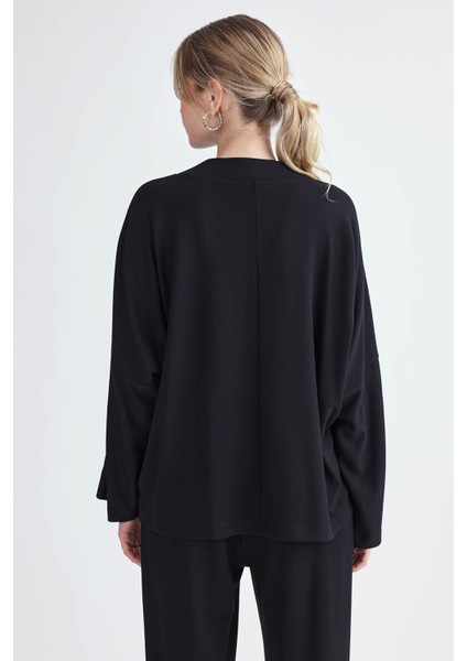 Yuvarlak Yaka Kenarı Şeritli Oversize Bluz indirimleri