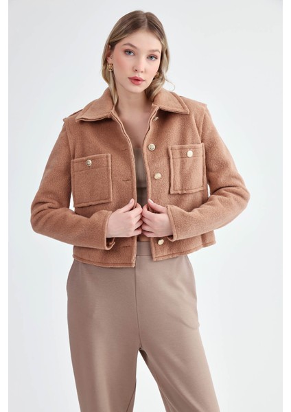 Gold Düğmeli Ters Dikiş Keçe Kumaş Crop Ceket