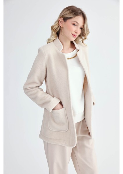 Vatkalı Hakim Yaka Uzun Keçe Ceket fırsatları