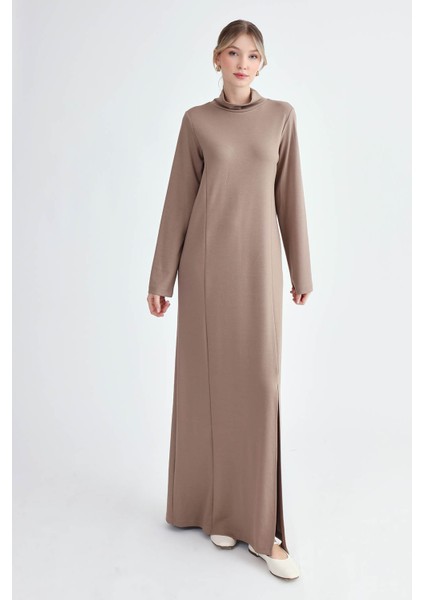 Balıkçı Yaka Yırtmaçlı Uzun Elbise