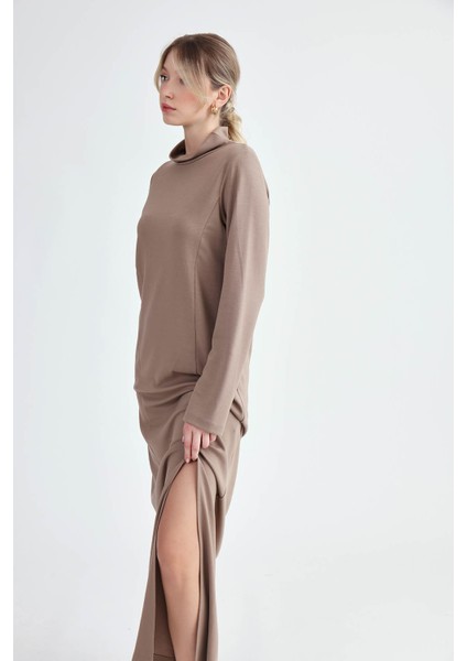 Balıkçı Yaka Yırtmaçlı Uzun Elbise fırsatları