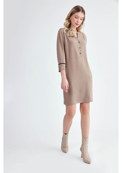 Hakim Yaka Düğmeli Uzun Kol Cepli Elbise modelleri