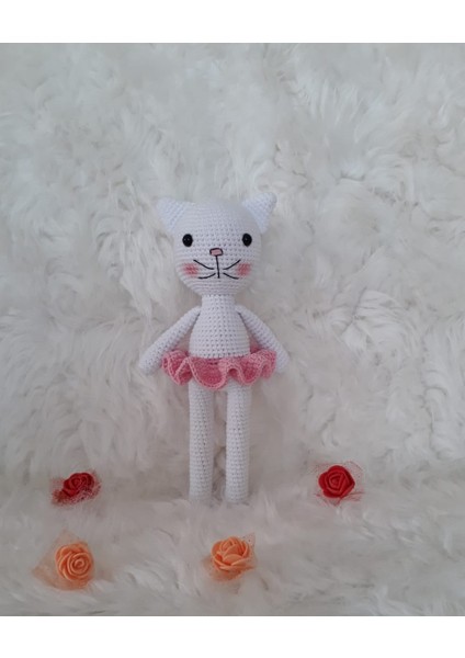 Beyaz Balerin Kedi Amigurumi Örgü Oyuncak fiyatları