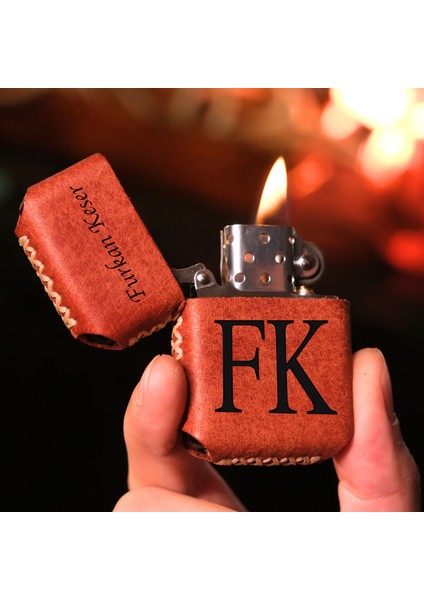 Kişiye Özel Benzinli Çakmak Hakiki Deri Zippo Tarzı Çakmak İsme Özel Çakmak Deri Kaplama Benzinli Erkek Çakmak Yıl Dönümü Doğum Günü Hediyesi