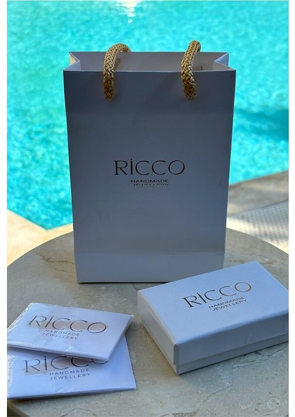 Ricco Jewellery 14 K Gold Kaplama 925 Ayar Gümüş Doğduğun Ay Yeşeren Çiçekli Isim Kolye