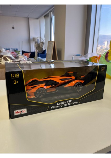 Lamborghini V12 Vision Gran Turismo 1:18 - Mavi Su Dünyası