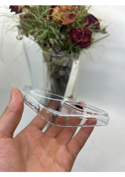 Apple iPhone 15 Pro Max Şeffaf Mika Beyaz Magsafe Kılıf