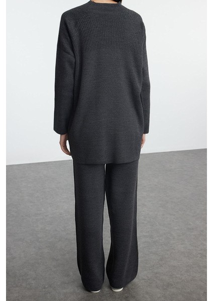 Tarz Kadın Modern Moda Normal Bel Boru Paça Dik Yaka Düğme Detaylı Triko Alt-Üst Takım modelleri