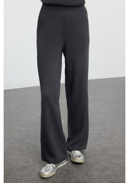 Tarz Kadın Modern Moda Normal Bel Boru Paça Dik Yaka Düğme Detaylı Triko Alt-Üst Takım fırsatları