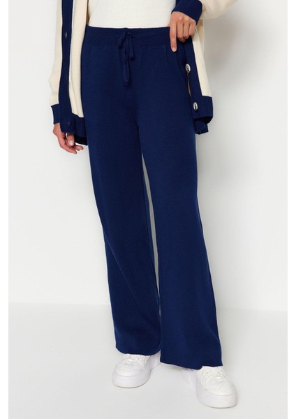 Tarz Kadın Modern Moda Yüksek Bel Geniş Paça V Yaka Şerit Detaylı Hırka-Pantolon Triko Takım