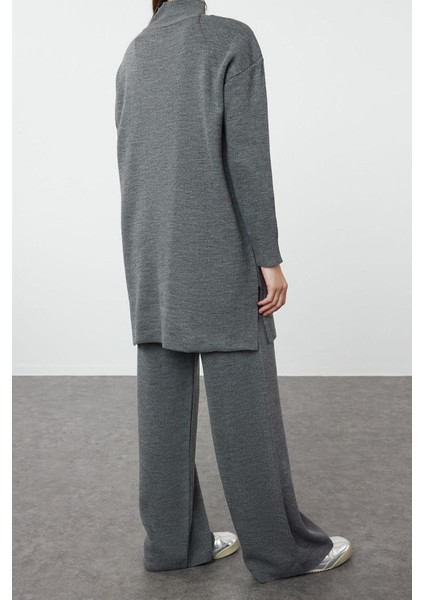 Tarz Kadın Modern Moda Normal Bel Geniş Paça Balıkçı Yaka Yırtmaçlı Geniş Paça Triko Alt-Üst Takım modelleri