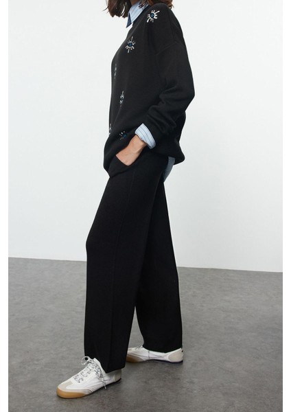 Tarz Kadın Modern Moda Normal Bel Boru Paça Bisiklet Yaka Nakış Göz Detaylı Triko Alt-Üst Takım fiyatları