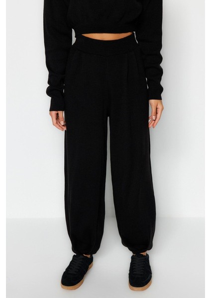 Tarz Kadın Normal Bel Boru Paça Yarım Balıkçı Yaka Süper Crop Jogger Pantolonlu Triko Alt-Üst Takım modelleri