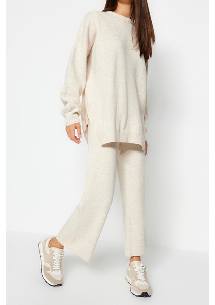 Tarz Kadın Modern Moda Normal Bel Boru Paça Bisiklet Yaka Geniş Kalıp Balon Kol Triko Alt-Üst Takım fiyatları