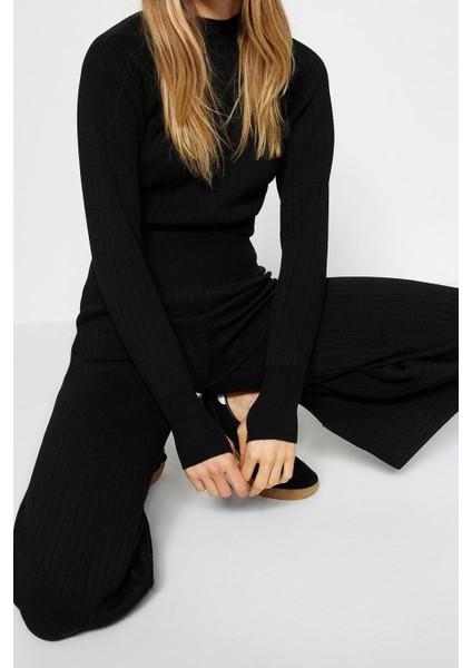 Tarz Kadın Modern Moda Normal Bel Boru Paça Dik Yaka Crop Parmak Detaylı Triko Alt-Üst Takım fiyatları