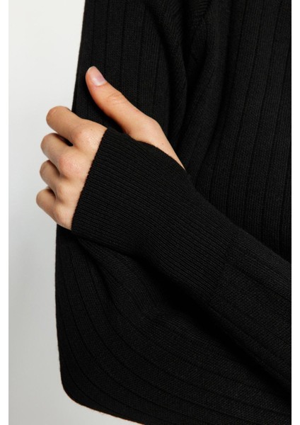 Tarz Kadın Modern Moda Normal Bel Boru Paça Dik Yaka Crop Parmak Detaylı Triko Alt-Üst Takım modelleri