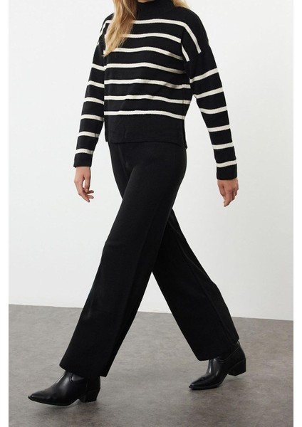 Tarz Kadın Modern Moda Normal Bel Boru Paça Bisiklet Yaka Çizgili Triko Pantolonlu Alt-Üst Takım fiyatları