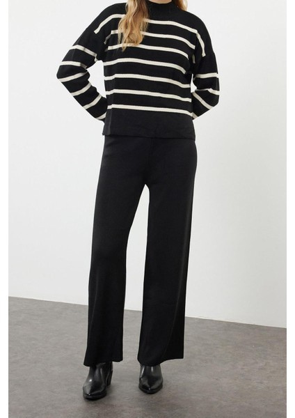 Tarz Kadın Modern Moda Normal Bel Boru Paça Bisiklet Yaka Çizgili Triko Pantolonlu Alt-Üst Takım indirimleri