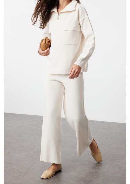 Tarz Kadın Modern Normal Bel Boru Paça Dik Yaka Geniş Kalıp Fermuarlı ve Cepli Triko Alt-Üst Takım