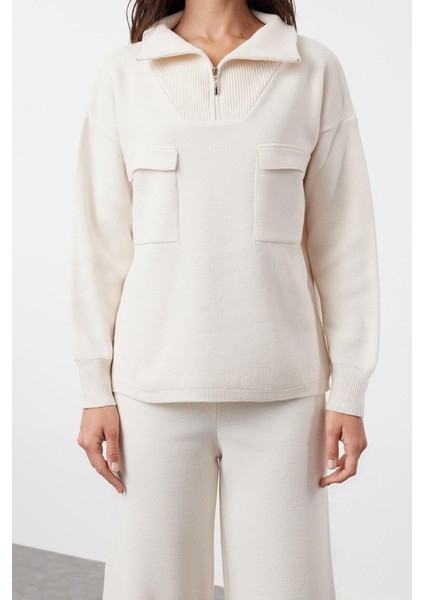 Tarz Kadın Modern Normal Bel Boru Paça Dik Yaka Geniş Kalıp Fermuarlı ve Cepli Triko Alt-Üst Takım fırsatları