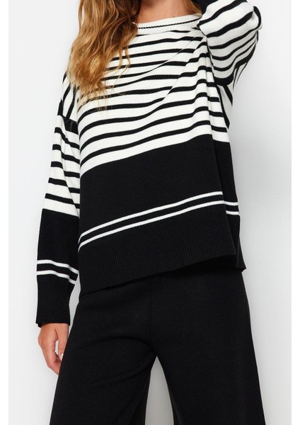 Tarz Kadın Modern Normal Bel Boru Paça Bisiklet Yaka Geniş Kalıp Renk Bloklu Triko Alt-Üst Takım