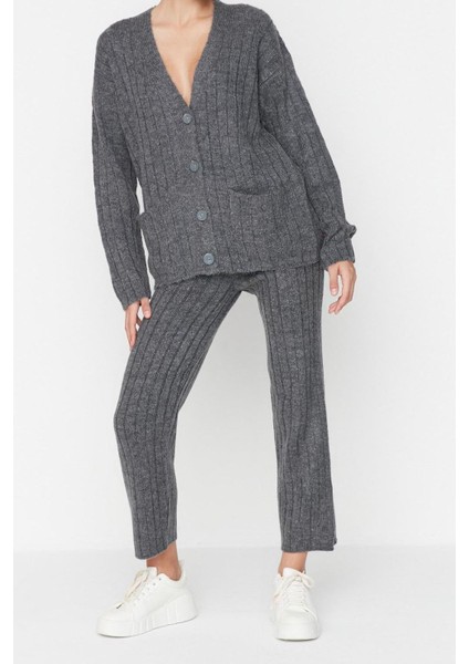 Tarz Kadın Modern Moda Normal Bel Geniş Paça V Yaka Geniş Kalıp Yumuşak Dokulu Triko Alt-Üst Takım