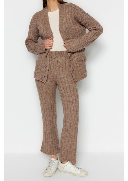 Tarz Kadın Modern Moda Normal Bel Geniş Paça V Yaka Geniş Kalıp Yumuşak Dokulu Triko Alt-Üst Takım fiyatları