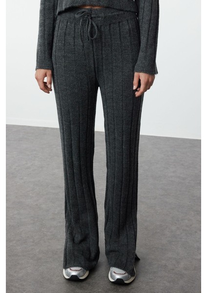 Tarz Kadın Modern Moda Normal Bel Boru Paça Bisiklet Yaka Crop Yumuşak Dokulu Triko Alt-Üst Takım modelleri