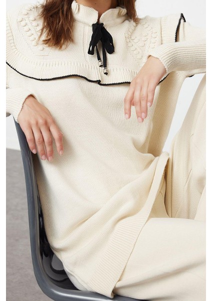 Tarz Kadın Modern Moda Normal Bel Boru Paça V Yaka Siyah Biyeli Yaka Detaylı Triko Alt-Üst Takım