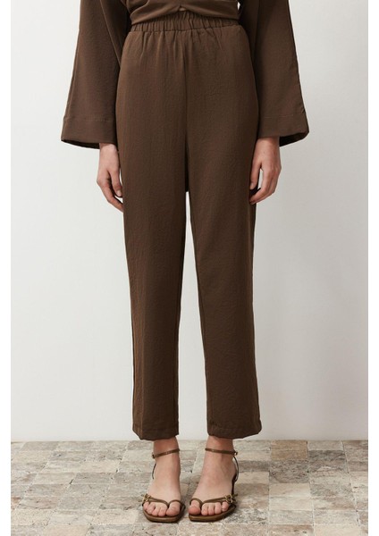 Tarz Kadın Modern Moda Normal Bel Boru Paça V Yaka Kahverengi Yakası Detaylı Dokuma Alt Üst Takım modelleri