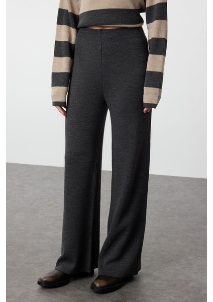 Tarz Kadın Modern Moda Normal Bel Boru Paça Dik Yaka Geniş Kalıp Çizgili Triko Alt-Üst Takım modelleri