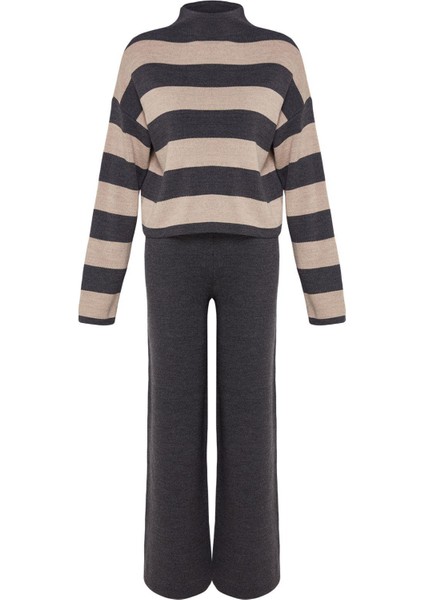 Tarz Kadın Modern Moda Normal Bel Boru Paça Dik Yaka Geniş Kalıp Çizgili Triko Alt-Üst Takım indirimleri