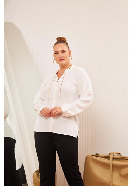 Büyük Beden Yaka Zincir Aksesuarlı Gömlek Ekru modelleri