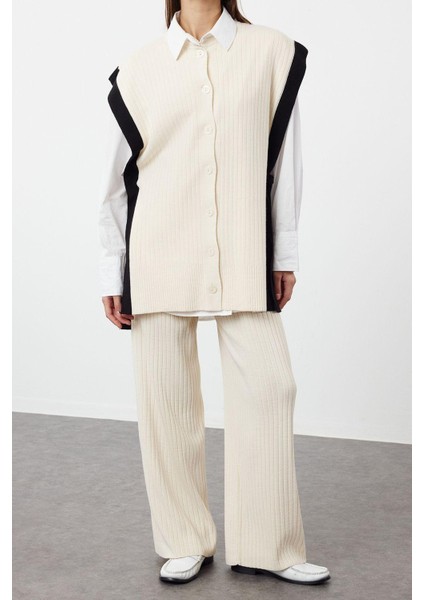 Tarz Kadın Normal Bel Geniş Paça Renk Bloklu Yırtmaç Detaylı Yelek-Pantolon Triko Alt-Üst Takım