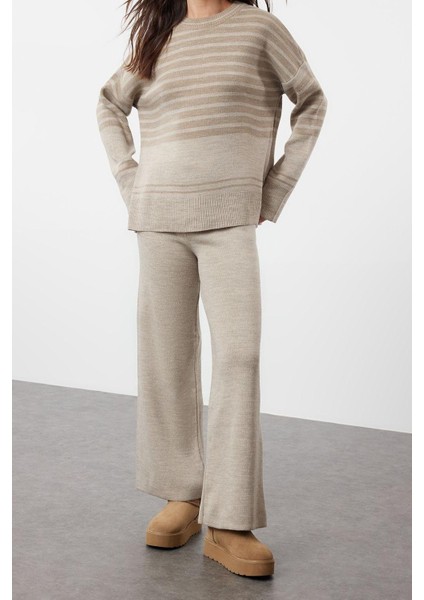 Tarz Kadın Modern Normal Bel Boru Paça Bisiklet Yaka Geniş Kalıp Renk Bloklu Triko Alt-Üst Takım fiyatları