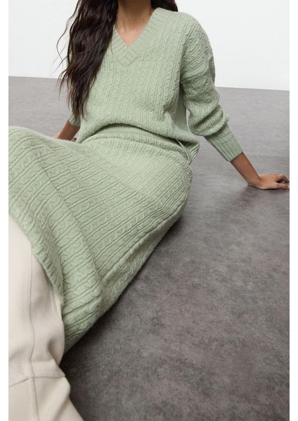 Tarz Kadın Modern Moda Normal Bel Boru Paça V Yaka Yünlü Saç Örgü Triko Alt-Üst Takım fiyatları