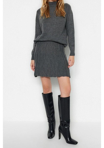 Tarz Kadın Modern Moda Yüksek Bel Geniş Paça Dik Yaka Pileli Etekli Triko Alt-Üst Takım