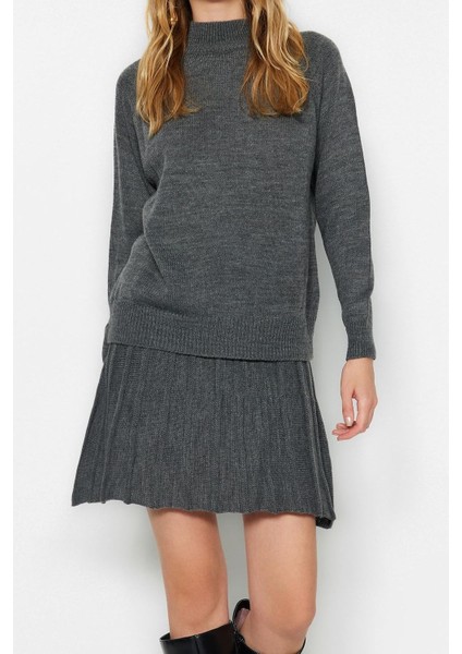 Tarz Kadın Modern Moda Yüksek Bel Geniş Paça Dik Yaka Pileli Etekli Triko Alt-Üst Takım fiyatları