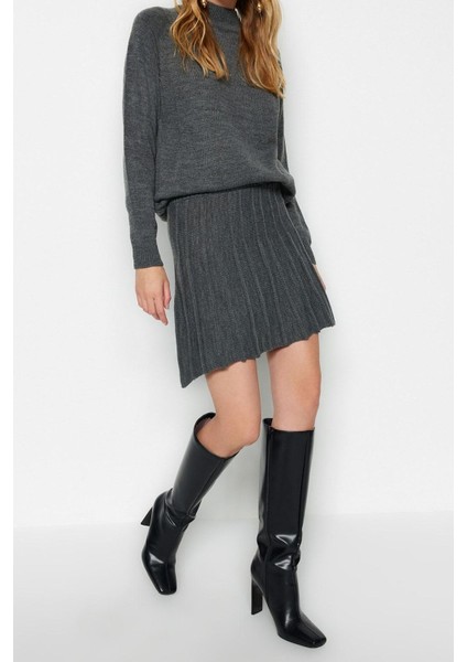 Tarz Kadın Modern Moda Yüksek Bel Geniş Paça Dik Yaka Pileli Etekli Triko Alt-Üst Takım fırsatları