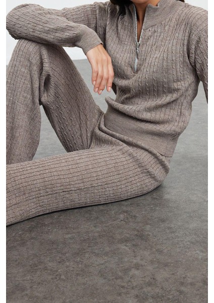 Tarz Kadın Modern Moda Normal Bel Boru Paça Dik Yaka Fermuarlı Triko Alt-Üst Takım fiyatları