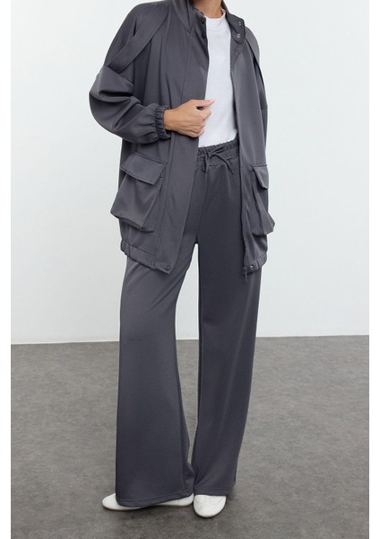 Tarz Kadın Modern Moda Normal Bel Boru Paça V Yaka Cep Detaylı Dik Yaka Örme Alt-Üst Takım indirimleri